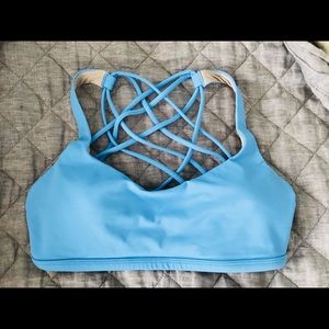 Lululemon free to be wild bra 6 Ariel blue